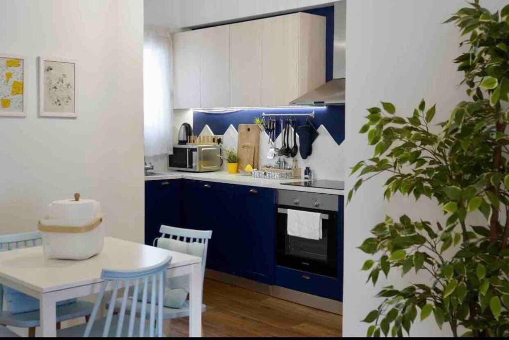 אתונה Vasilis Luxury Apartment מראה חיצוני תמונה